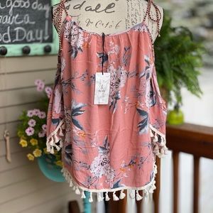 🎄🎁🎄Fun Cold Shoulder and Tassel Top